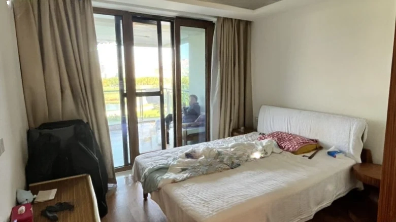 Half Mountain Peninsula - View 2