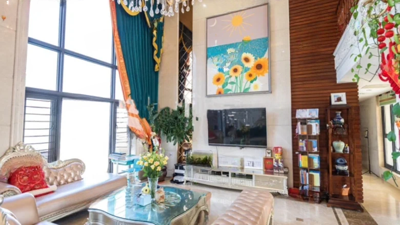 Upper East Beauty Land - View 6