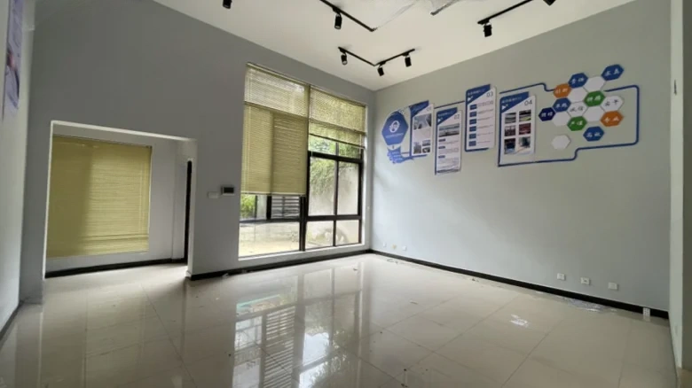 Dianchi Creek Valley - View 9