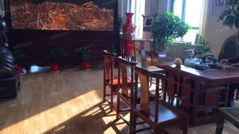 Heritage Hillside Courtyard - View 5