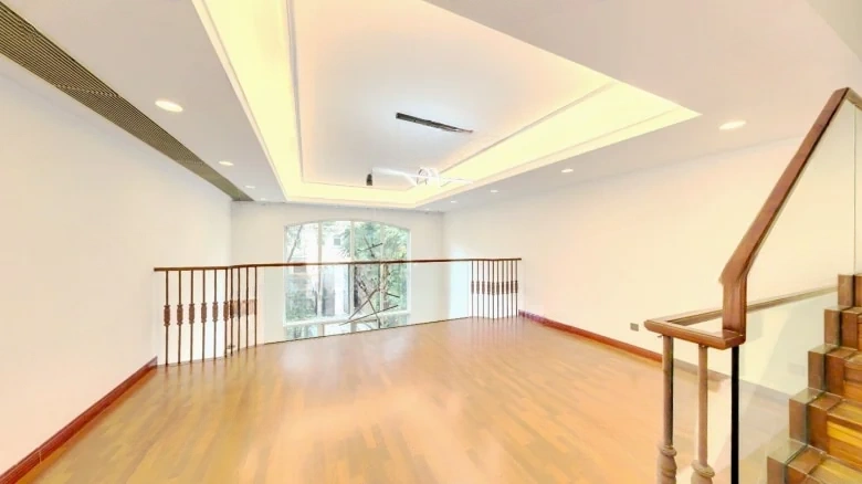 Glory of Heaven Below, Phase One - View 10