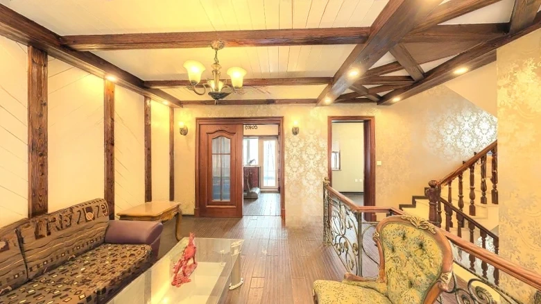 Maidi Manor - View 13