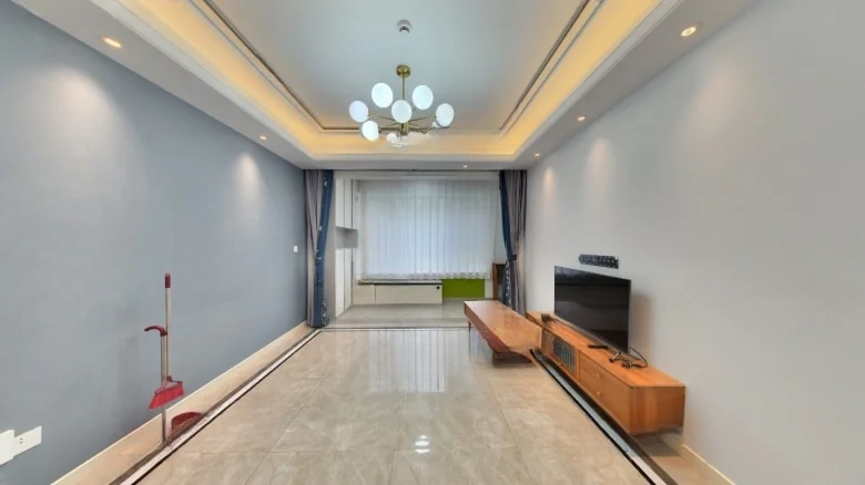 Lakeside Crystal Purity - View 1