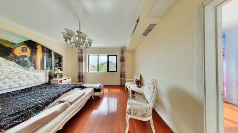 Bao Li Hai Shang Luo Lan - View 6