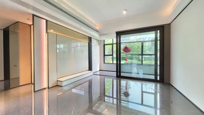 Mansion Moonlight Garden - View 4