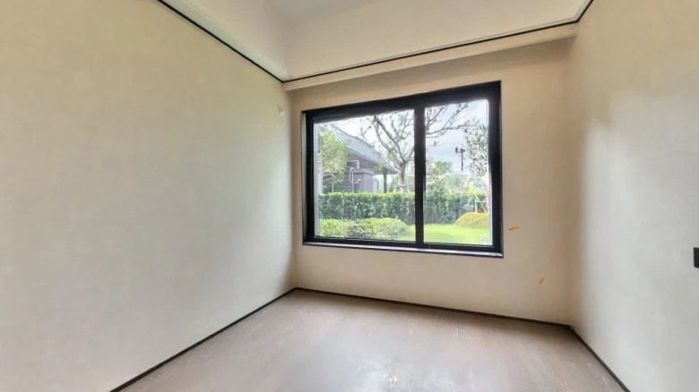 Mansion Moonlight Garden - View 2