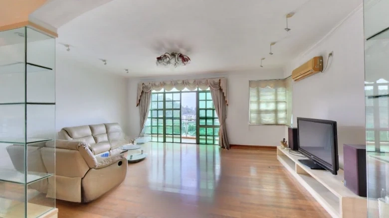 White Cloud Castle Luxury Garden - View 1