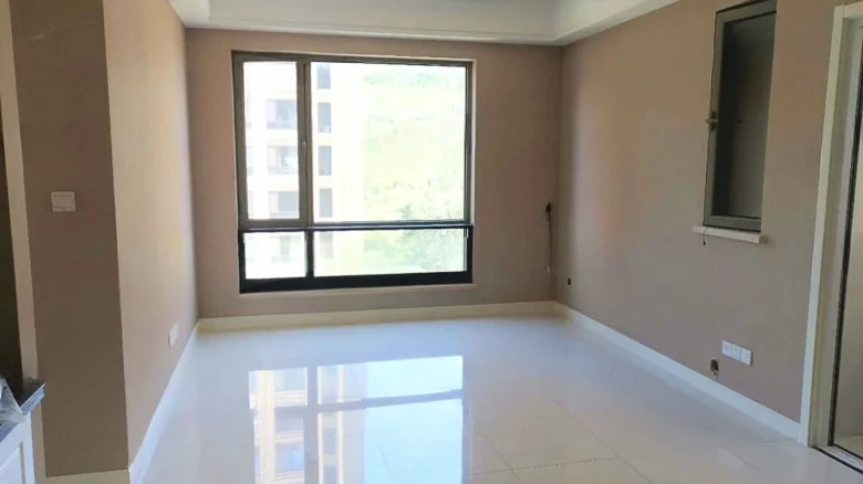 Clear Wind Riverbank - View 1