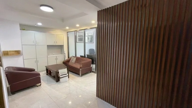 Jingshi Bai Gongguan - View 1