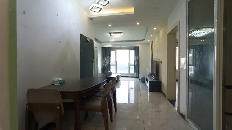 Poly Spring Garden - View 1