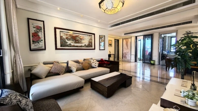 RingYear · Yellow Flower Pear Community - View 1