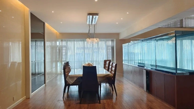 Jade Feather Crimson Dawn - View 4