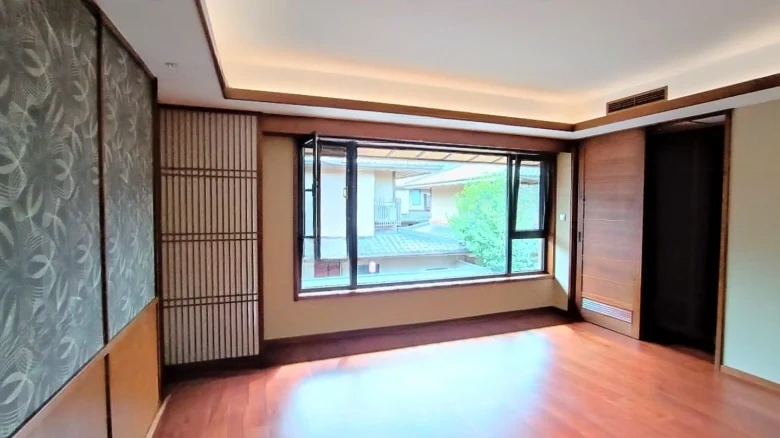 Tang Jingze - View 4