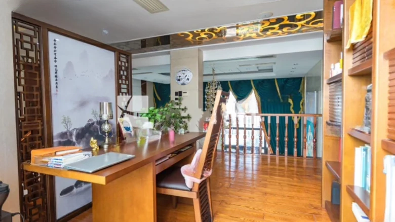 Upper East Beauty Land - View 1