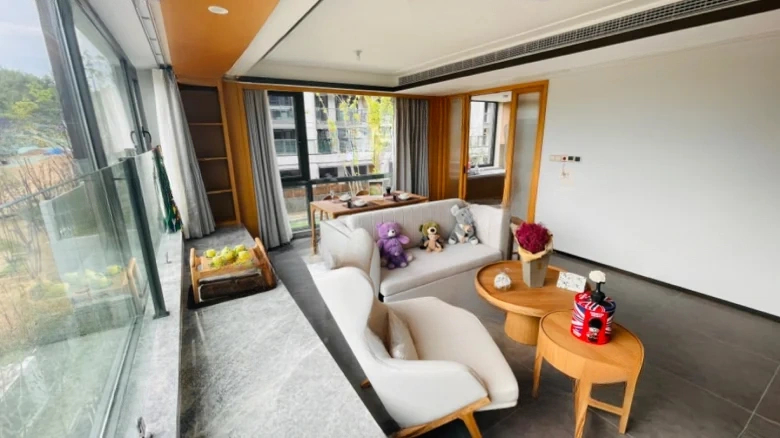 Angel Town - Shallow Mountain Bright Moon - View 1