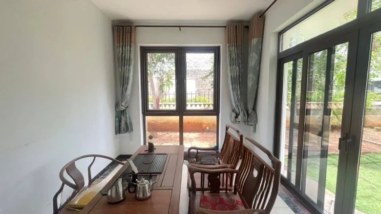 Rongyu Compound или более точно в контексте имен местности может быть - View 9