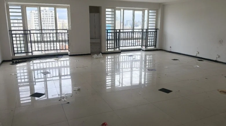 Cloud Spin International Commercial Complex - View 1