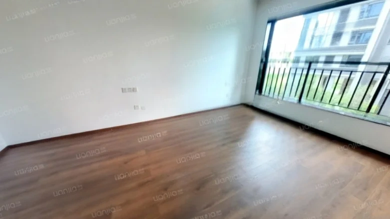 Green City · Phoenix Nest and Heron's Song - View 1