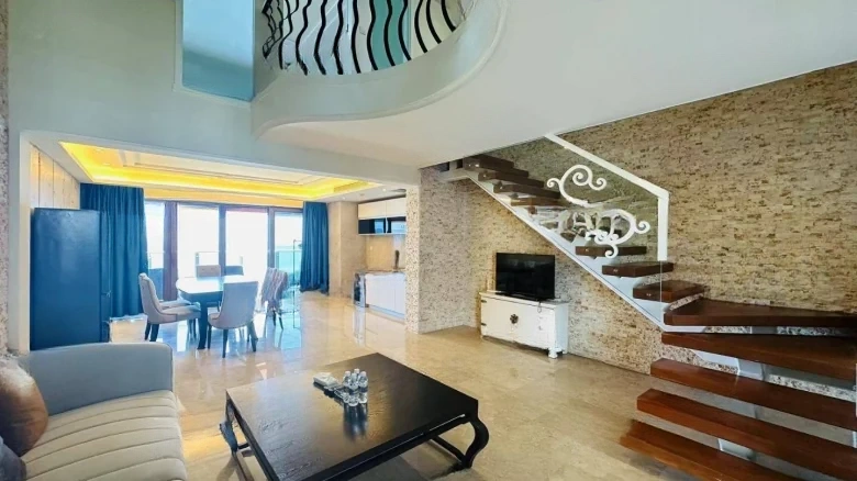 Half Mountain Peninsula Central Sea View Boulevard - View 1