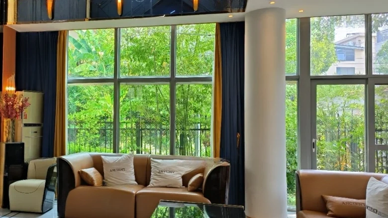 Kunming Dianchi Golf Club - View 9