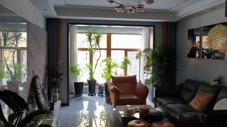 Buckingham Palace - View 9