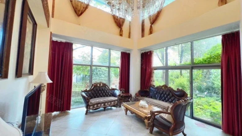 Kunming Dianchi Golf Club - View 1