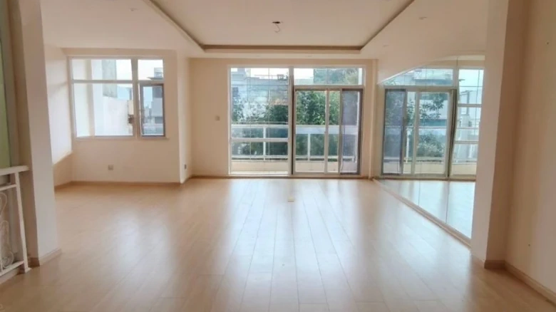 Dianchi Weicheng Zhibao - View 2