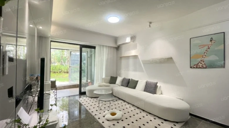 Poly Properties Country Garden Joy Mansion - View 1