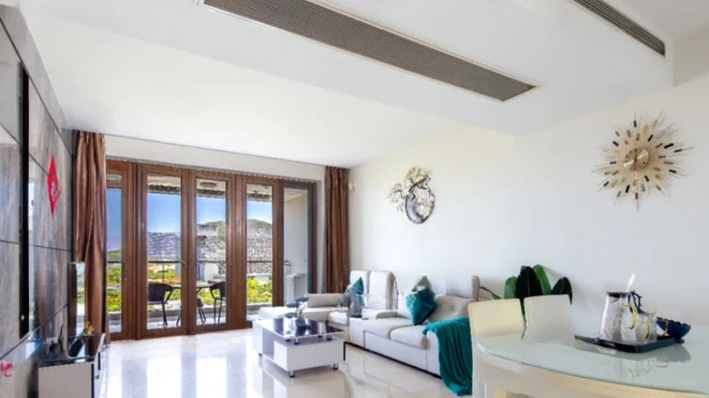 Half Mountain Peninsula Donghai Bay Phase III - View 1