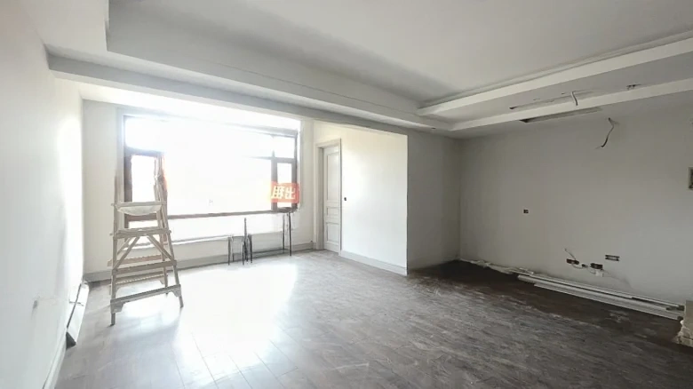 Hengji Country Garden Jinshitan碧桂園 Country Garden is a wellknown real estate brand in China, so it's kept in its commonly used English translation. Thus, the full translation would be - View 1