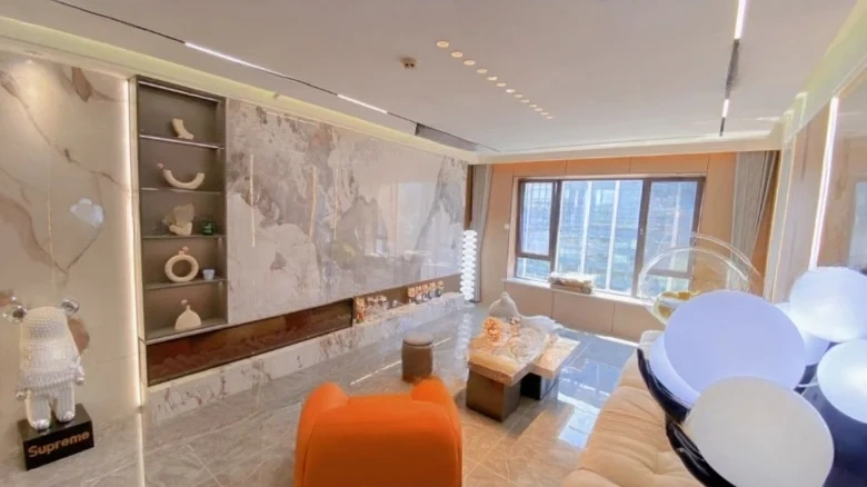 Crescent Mansion Huaronyuefu The translation provided is a direct phonetic translation as - View 1