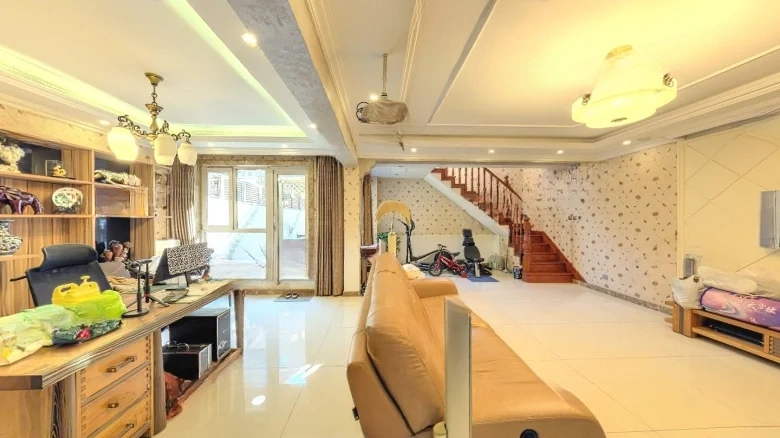 Golden Land Temple Courtyard - View 9