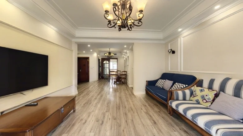 Hóng Kông Zhì Dì Yī Hào Hú pàn This translation represents a phonetic rendering in English. In terms of an exact compound name translation, it could be rendered as - View 13