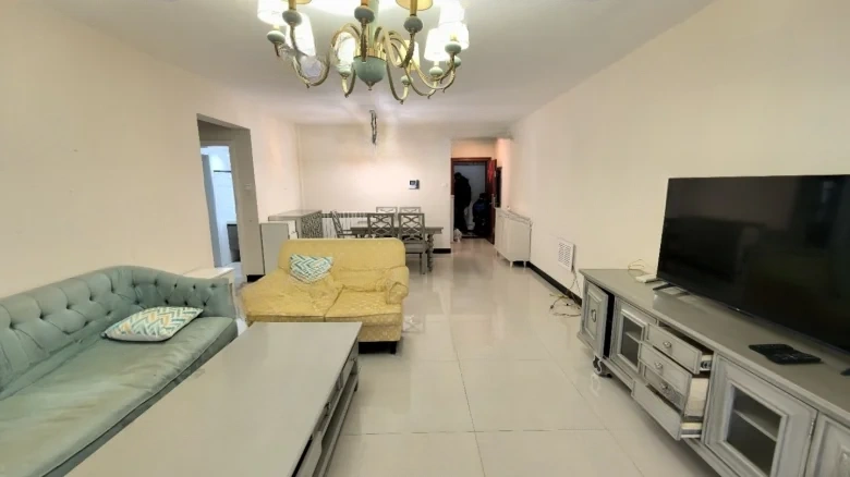 Fontaine Elegant Court - View 1