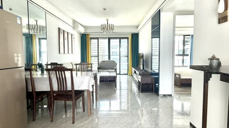 Mountain-Cloud Brocade - View 1