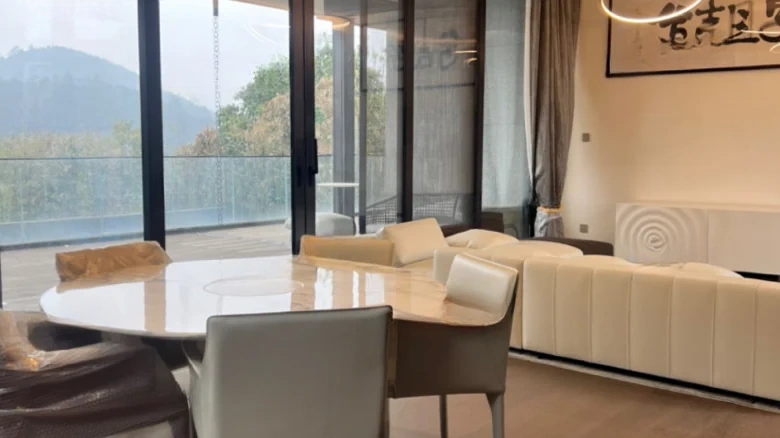 Green City Peach Blossom Spring - View 1