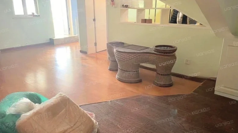 Outer Sea Butterfly Spring Mansion - View 9