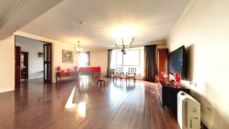 General Era International Apartment - View 6