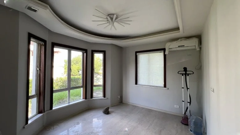 Island Villa Garden - View 2