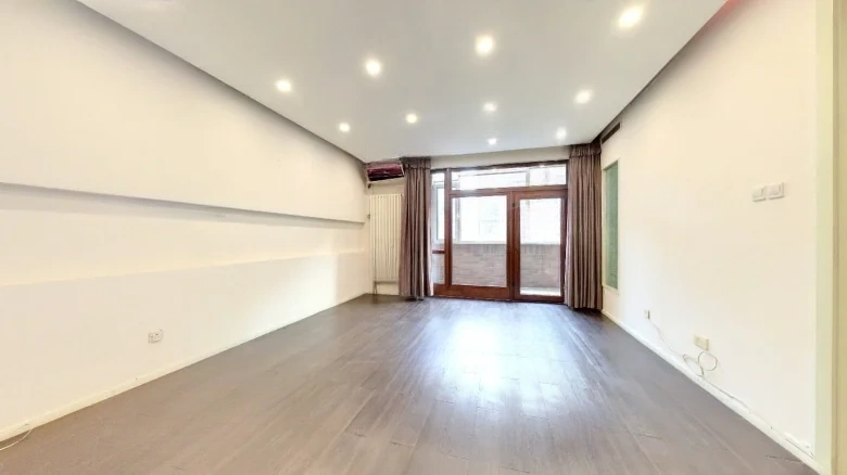 Golf Green Court CLASS - View 9