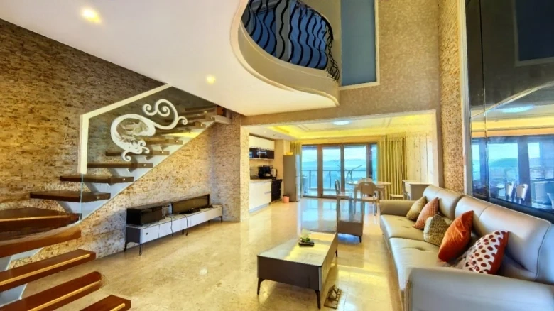 Peninsula Hillside · Central Seaview Avenue - View 1