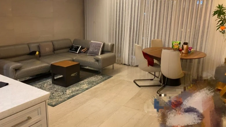 Yinzuo Linghai Gongguan - View 1