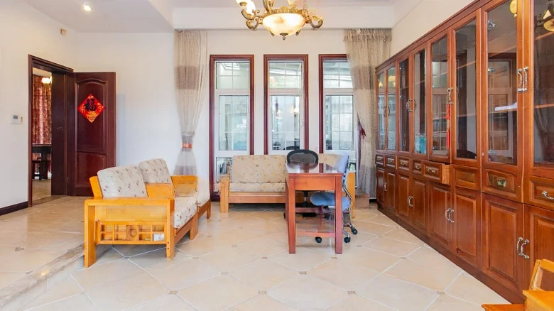 China Sea Jade Lake Shore - View 1