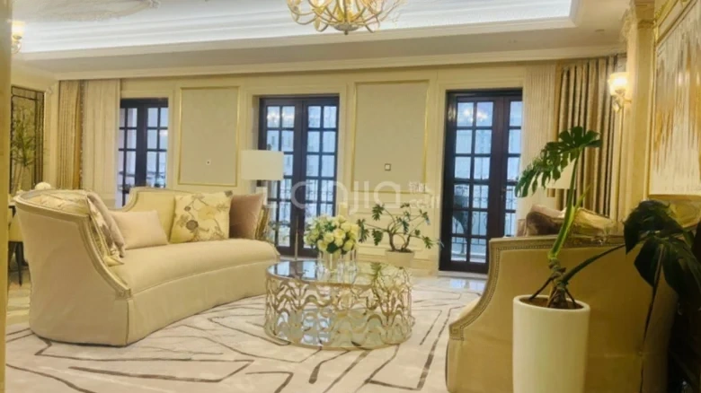 Madrid Villa - View 9