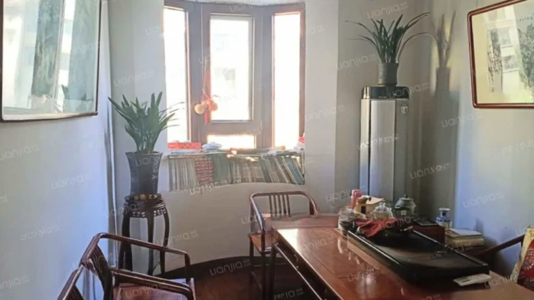 Tianshan State Guest No. 1 - View 1