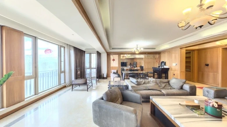 Vanke Lake Heart Island - View 1