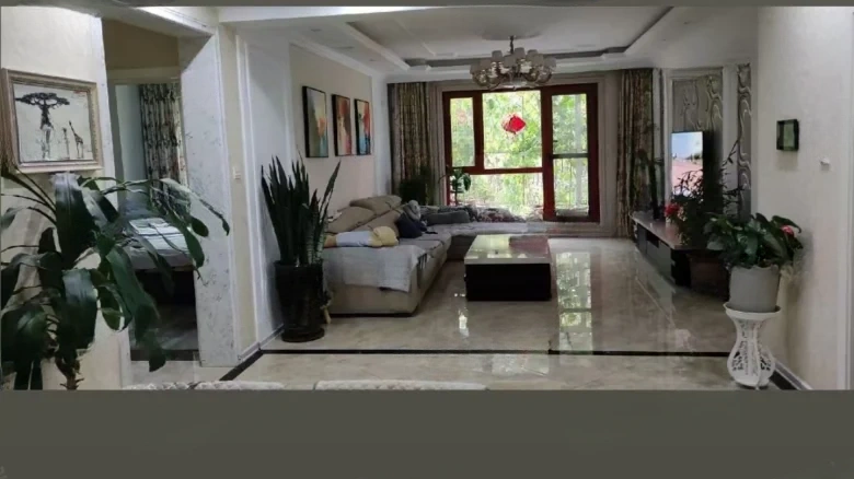 SouthEast Pearl of Tanze Lake - View 3