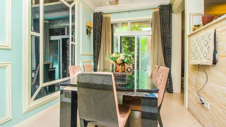 Ivy League Cultural Villa - View 6