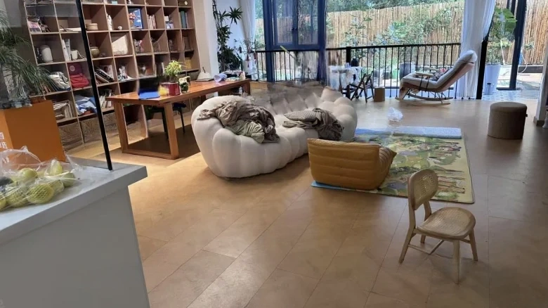 China Railway Nodewind Mountain Sea Spring Breeze - View 1