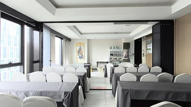 Platinum Crystal Sky Residence - View 1